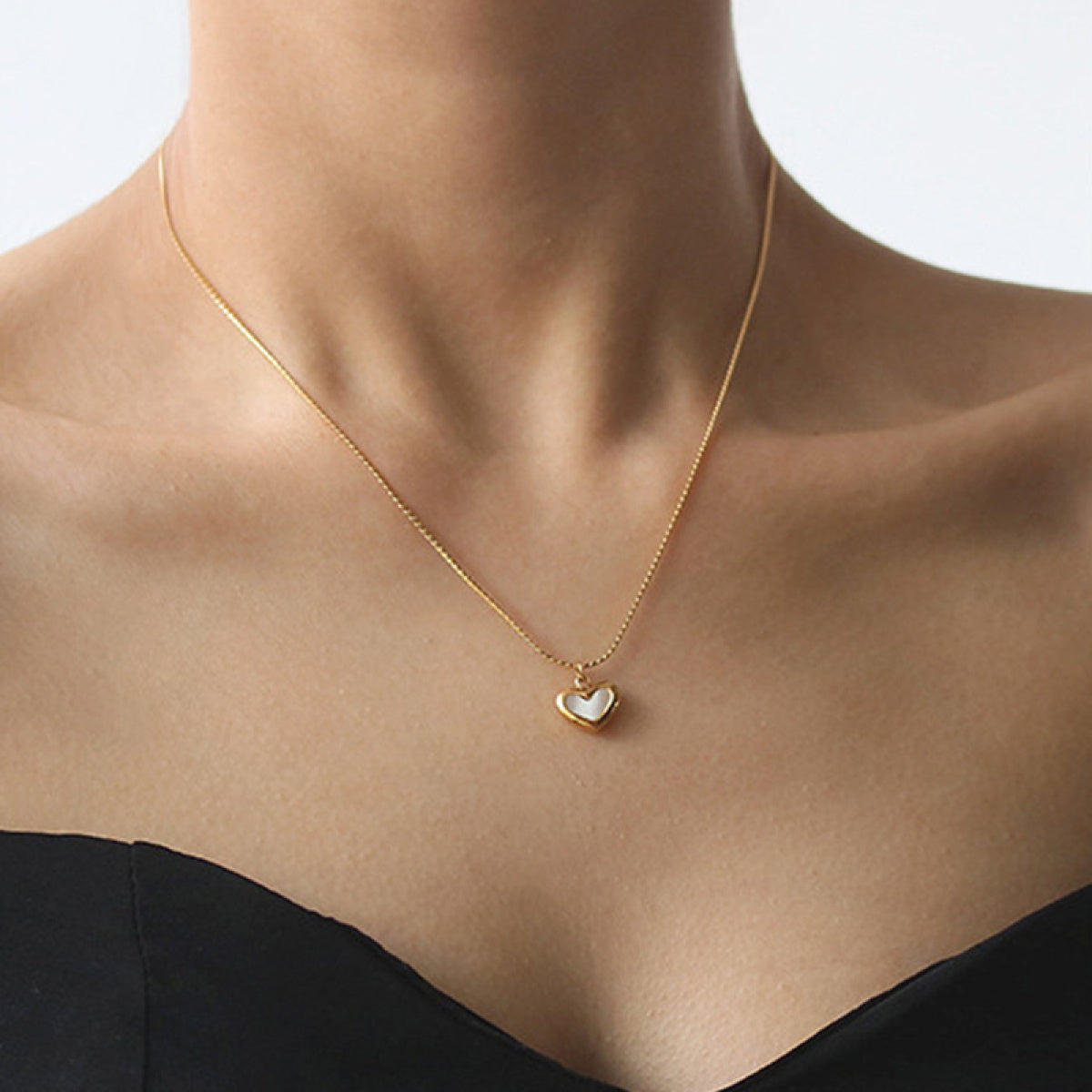 Heart-Shaped With Shell Clavicle Charm Necklace