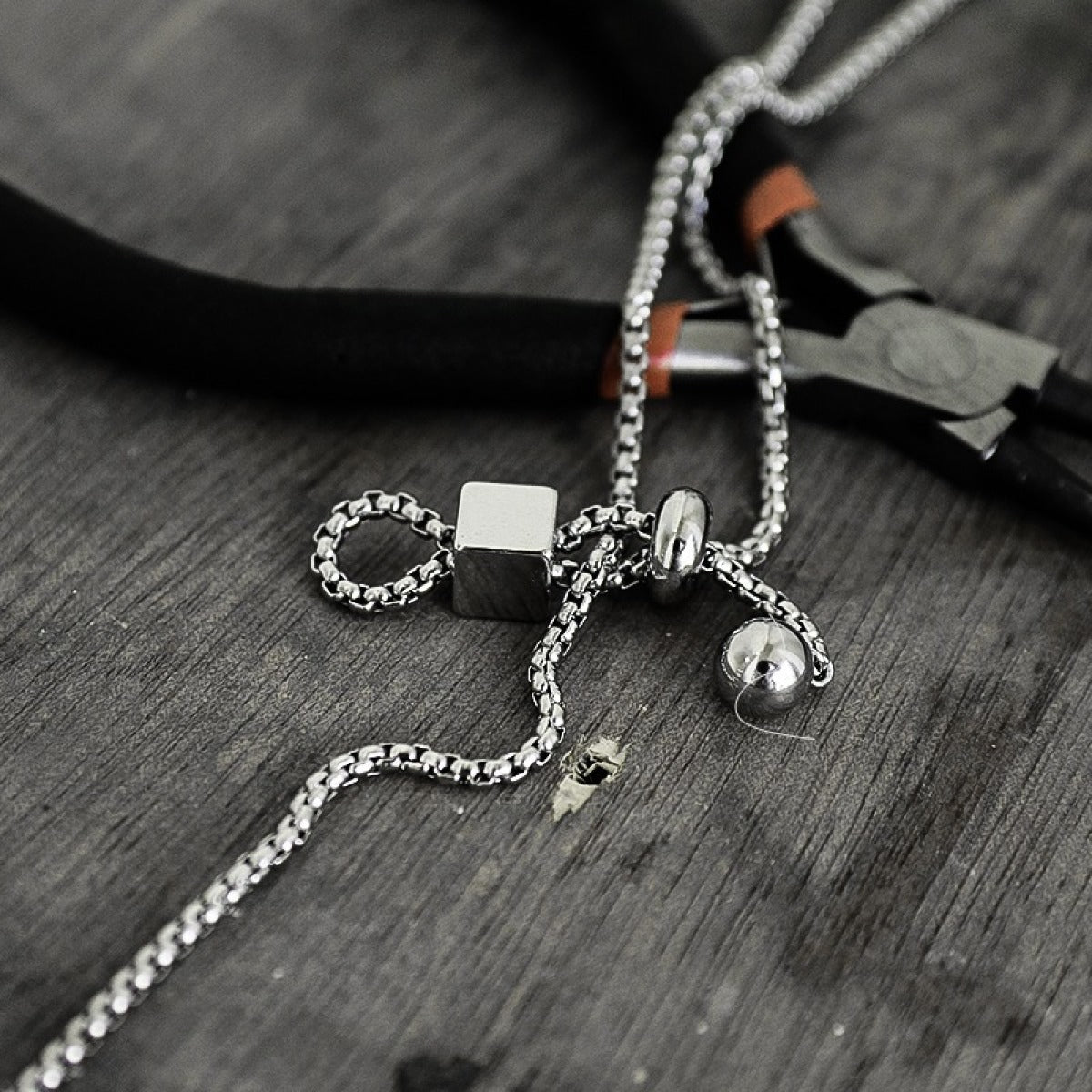 Adjustable Knot Design Square Ball Charm Necklace