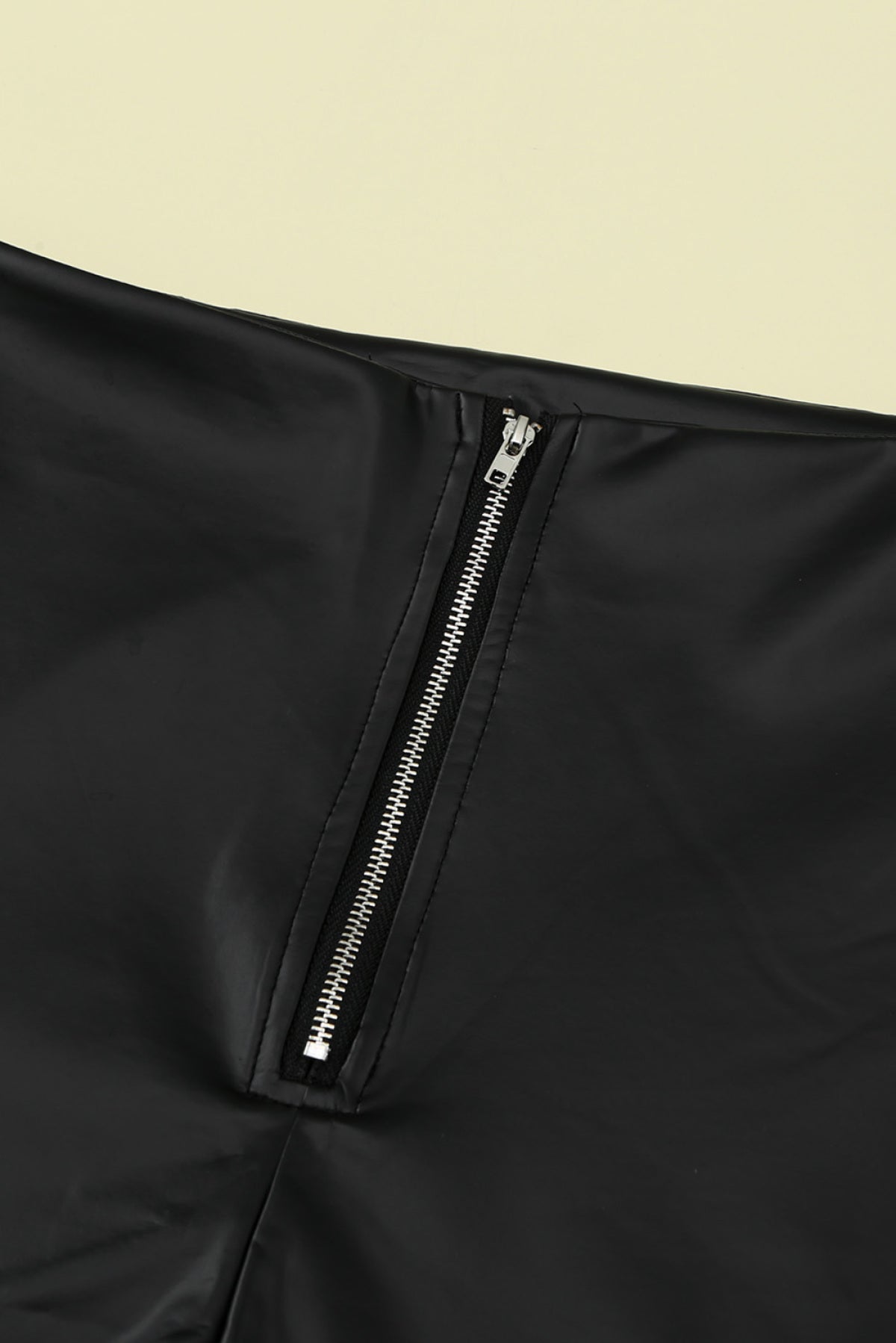 Black Solid Skinny Zipper Pu Pants